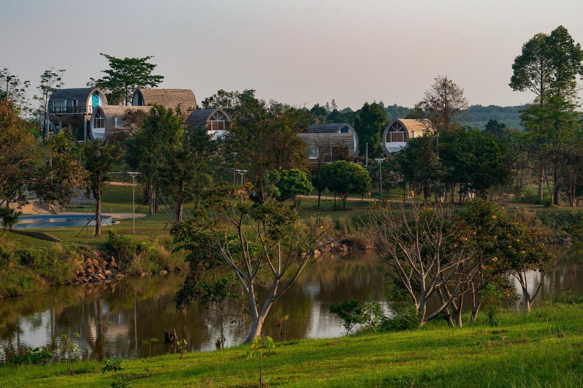 Phum Domnak Domrey Resort Chambok Rum bild